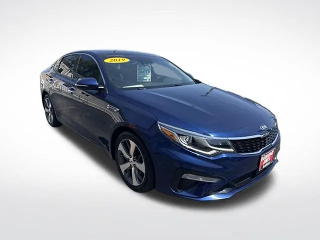2019 Kia Optima S FWD photo