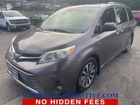 2019 Toyota Sienna XLE AWD photo