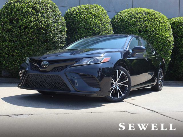 2018 Toyota Camry SE FWD photo