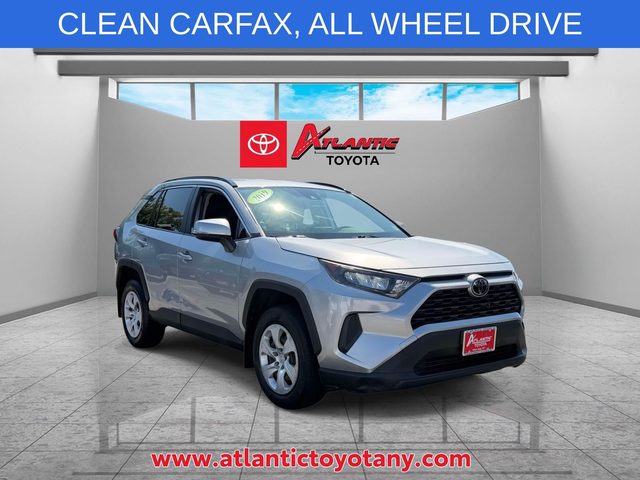 2019 Toyota RAV4 LE AWD photo