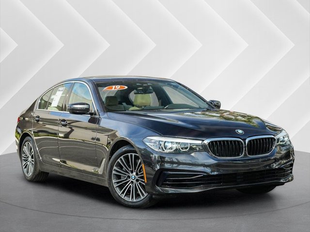 2019 BMW 5 Series 540i RWD photo