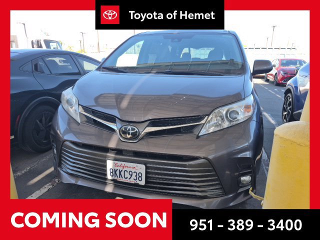 2019 Toyota Sienna XLE FWD photo