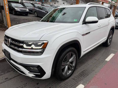 2019 Volkswagen Atlas 3.6L V6 SE w/Technology R-Line AWD photo