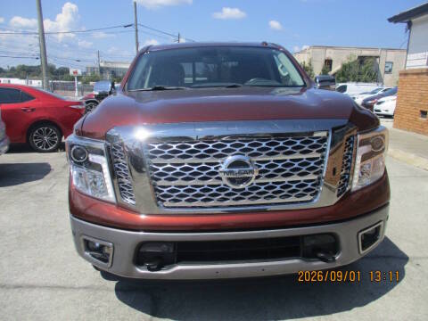 2017 Nissan Titan Platinum Reserve RWD photo