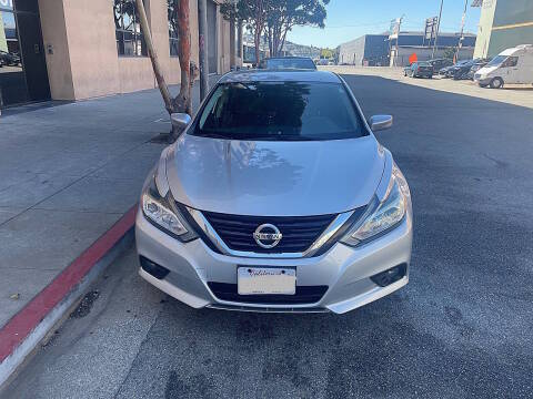 2018 Nissan Altima 2.5 SV FWD photo