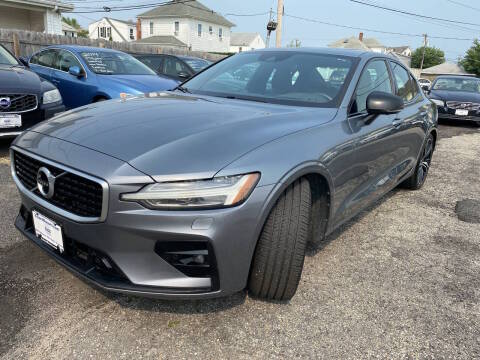2019 Volvo S60 R-Design AWD photo