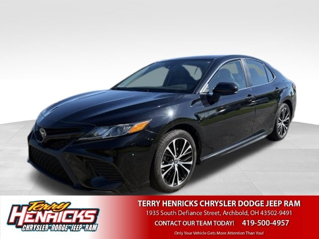 2019 Toyota Camry SE FWD photo