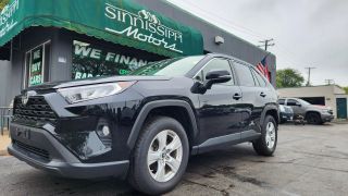 2019 Toyota RAV4 XLE AWD photo
