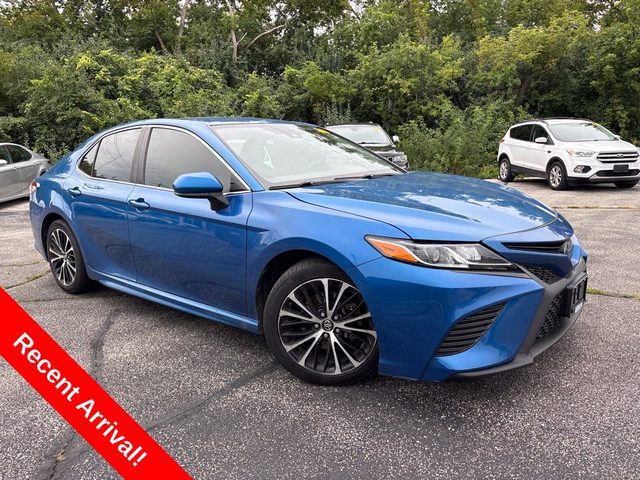 2019 Toyota Camry SE FWD photo