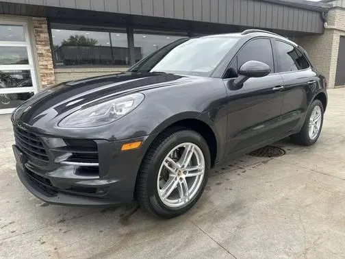 2019 Porsche Macan AWD photo