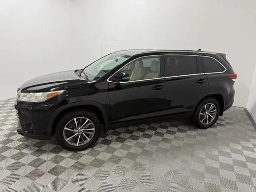 2019 Toyota Highlander XLE AWD photo