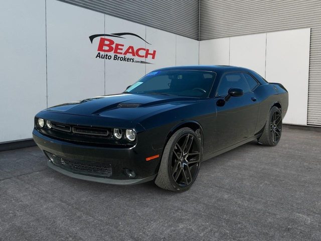 2018 Dodge Challenger SXT RWD photo