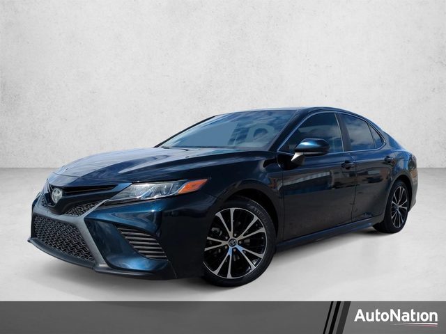 2019 Toyota Camry SE FWD photo