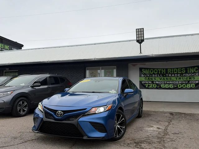 2019 Toyota Camry SE FWD photo