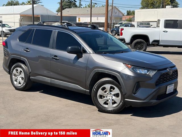 2019 Toyota RAV4 LE FWD photo