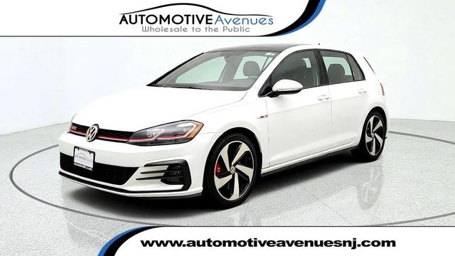 2019 Volkswagen Golf GTI SE FWD photo