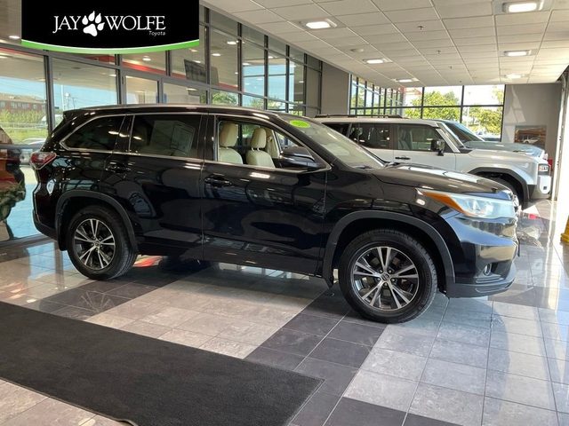 2016 Toyota Highlander XLE AWD photo