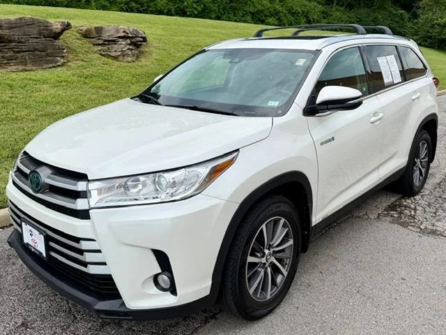 2019 Toyota Highlander Hybrid XLE AWD photo