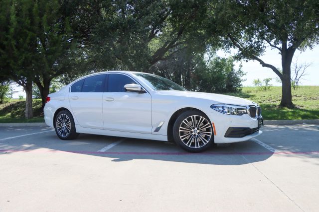 2019 BMW 5 Series 530i RWD photo