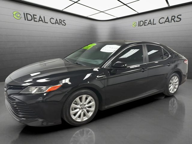 2018 Toyota Camry LE FWD photo