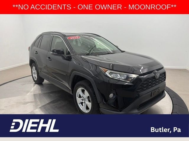 2019 Toyota RAV4 XLE AWD photo