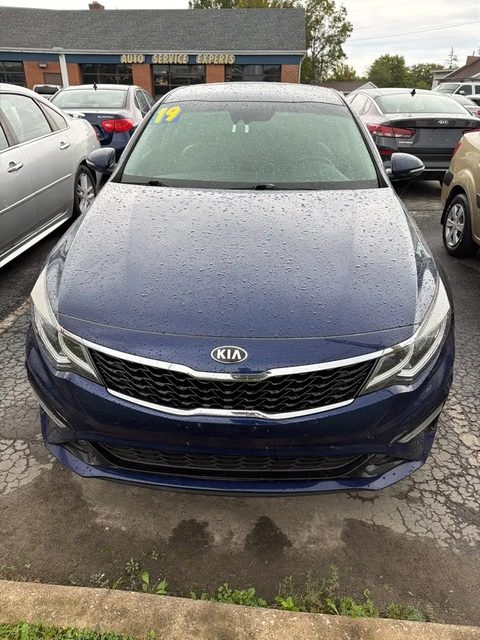 2019 Kia Optima S FWD photo