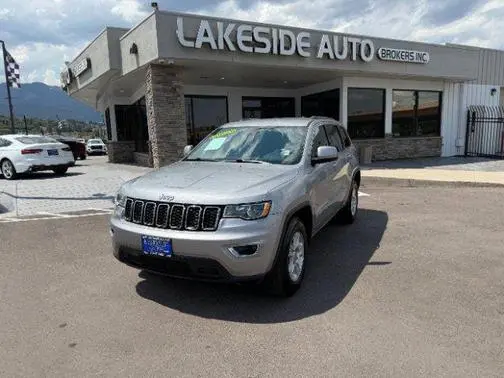 2017 Jeep Grand Cherokee Laredo 4WD photo