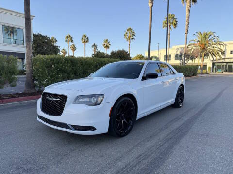 2019 Chrysler 300 Touring RWD photo