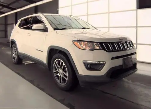2019 Jeep Compass Latitude w/Sun/Wheel Pkg FWD photo