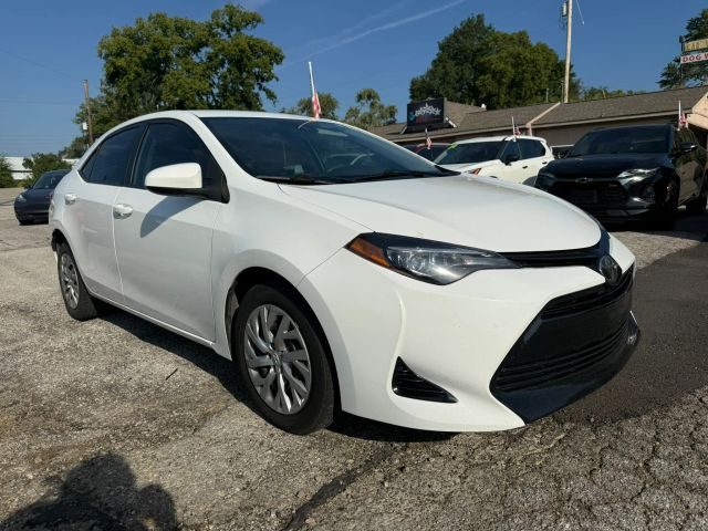 2018 Toyota Corolla LE FWD photo