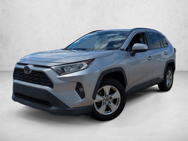 2019 Toyota RAV4 XLE FWD photo