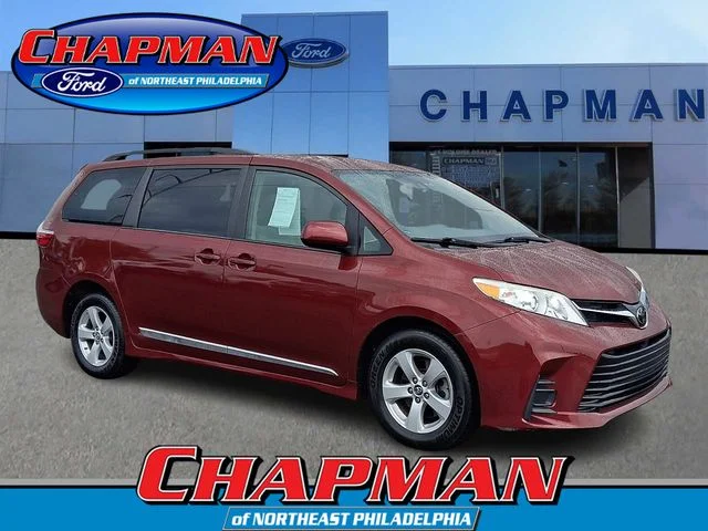 2019 Toyota Sienna LE FWD photo