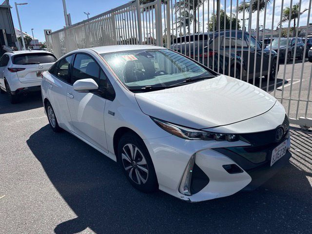 2019 Toyota Prius Prime Plus FWD photo