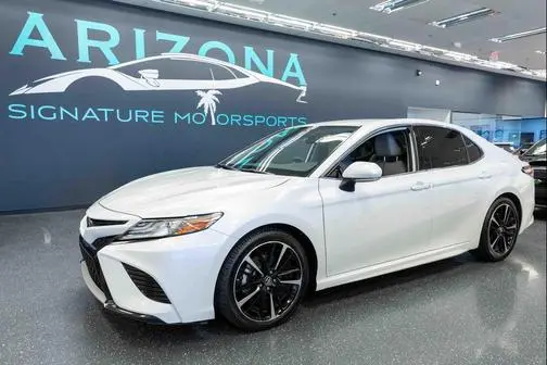 2019 Toyota Camry XSE FWD photo