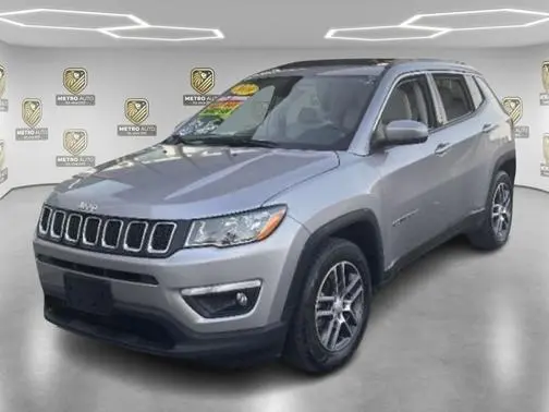 2019 Jeep Compass Latitude w/Sun/Wheel Pkg FWD photo