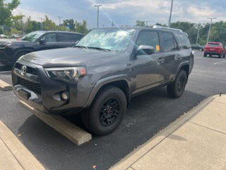 2017 Toyota 4Runner SR5 4WD photo
