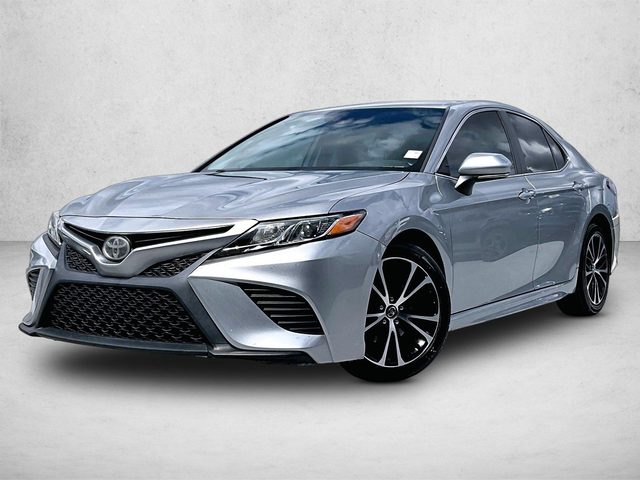 2019 Toyota Camry SE FWD photo