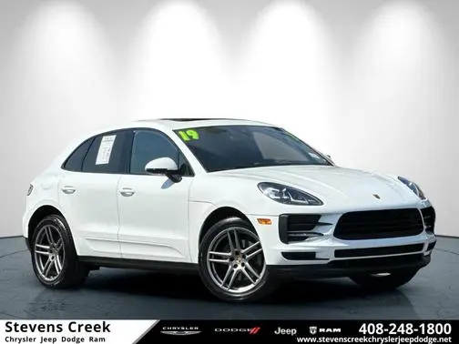 2019 Porsche Macan  AWD photo