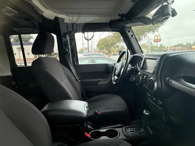 2015 Jeep Wrangler Unlimited Sport 4WD photo