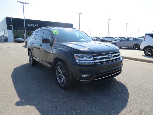 2019 Volkswagen Atlas 3.6L V6 SE w/Technology R-Line FWD photo