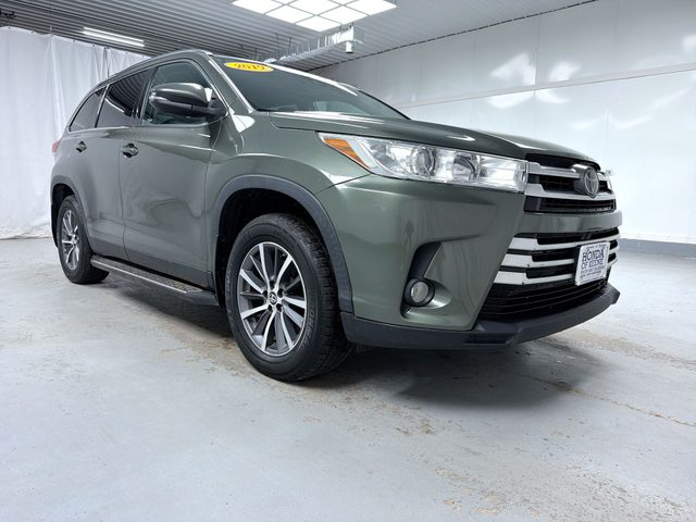 2019 Toyota Highlander XLE AWD photo