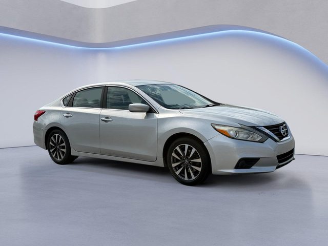2017 Nissan Altima 2.5 SV FWD photo