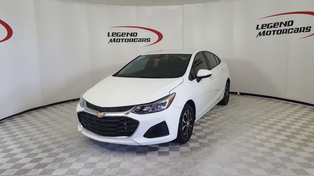 2019 Chevrolet Cruze LS FWD photo
