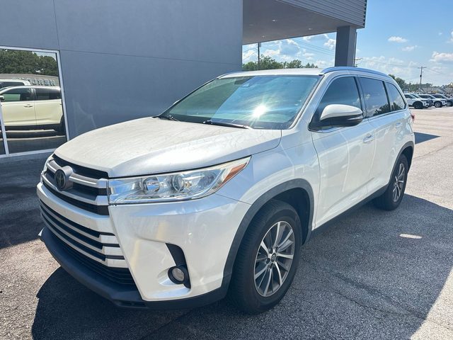 2019 Toyota Highlander XLE FWD photo