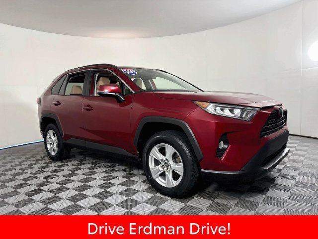 2019 Toyota RAV4 XLE FWD photo