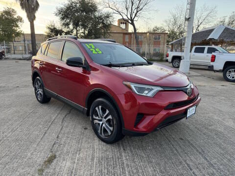 2017 Toyota RAV4 LE FWD photo