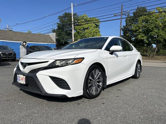 2019 Toyota Camry SE FWD photo