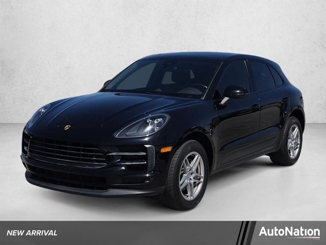 2019 Porsche Macan  AWD photo