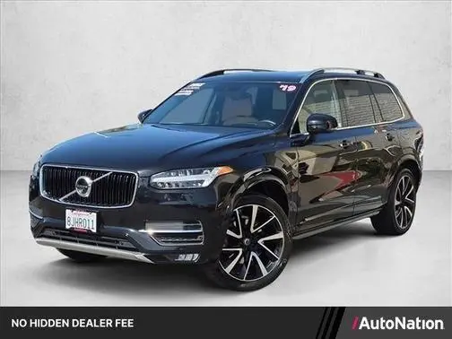 2019 Volvo XC90 Momentum AWD photo