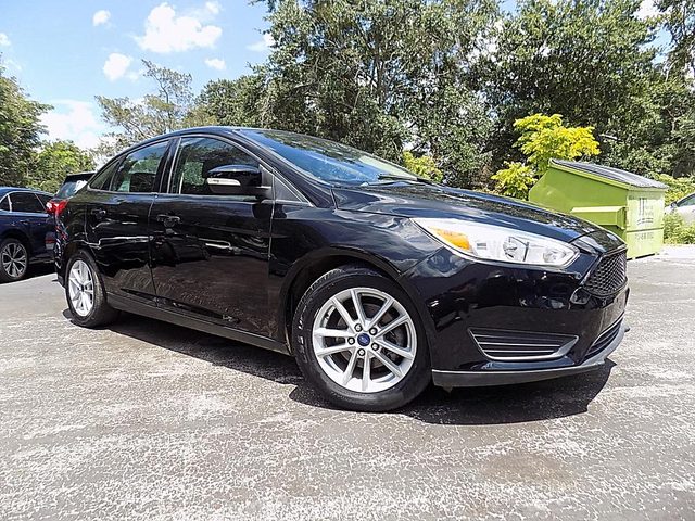 2016 Ford Focus SE FWD photo